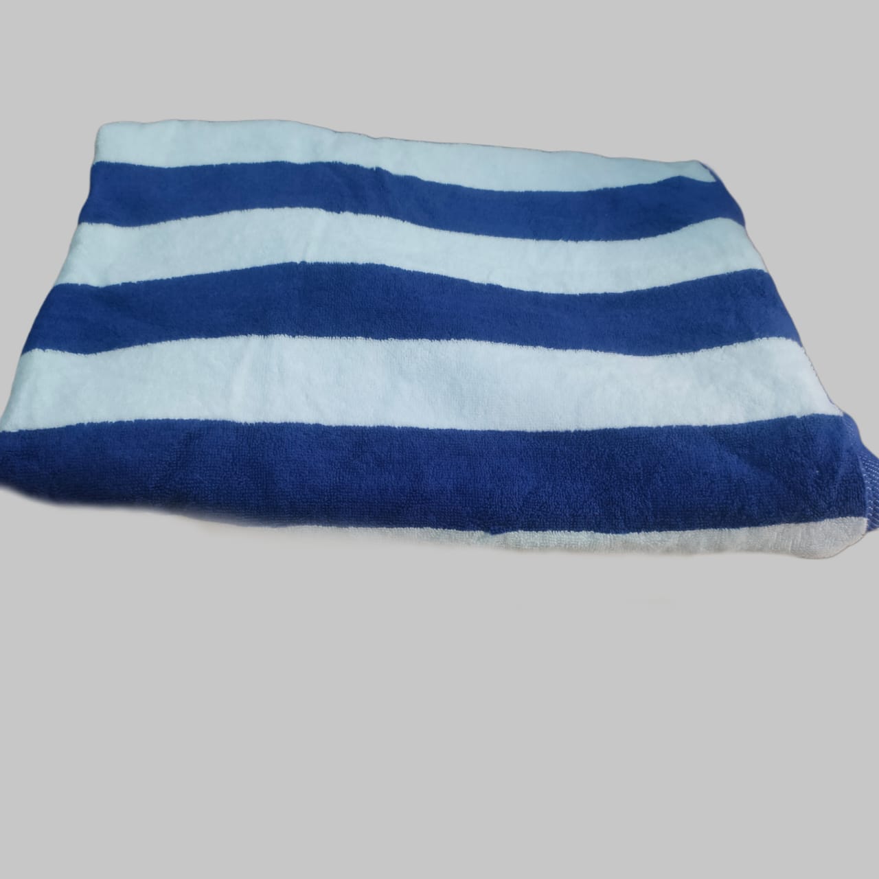 Vibrant Beach Towel – Soft, Quick-Dry & Sand-Resistant Comfort