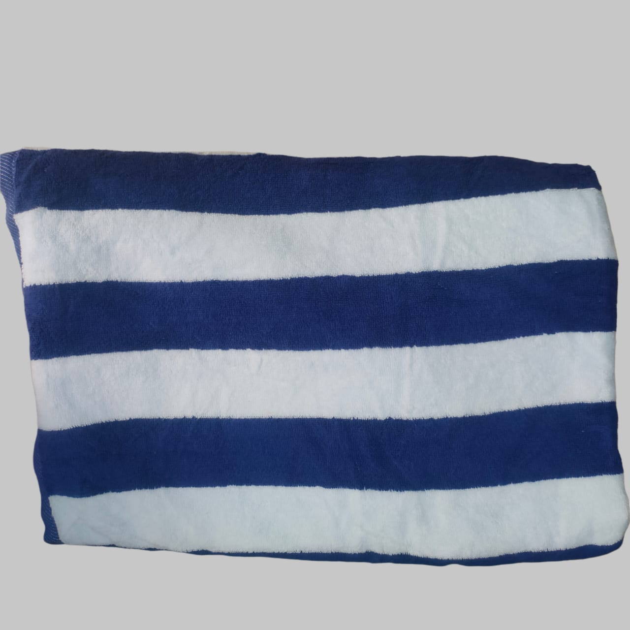 Vibrant Beach Towel – Soft, Quick-Dry & Sand-Resistant Comfort